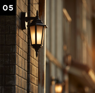 ヨーロッパ映画で目にしたような街灯は、温かみのある灯りで住まう方をもてなします。
